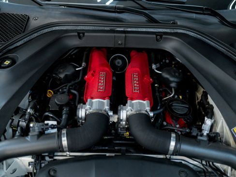 Used 2016 Ferrari California T image 79