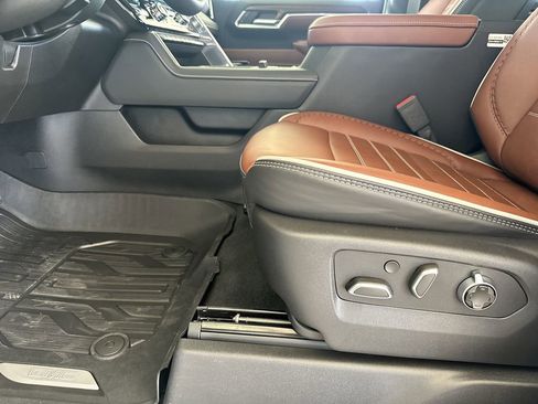 New 2026 GMC Sierra 3500 Denali Ultimate AWD/4WD image 15