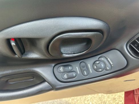 Used 1998 Chevrolet Corvette Convertible w/ Performance Handling Pkg image 19