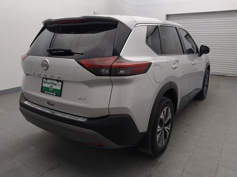 Used 2022 Nissan Rogue SV image 9