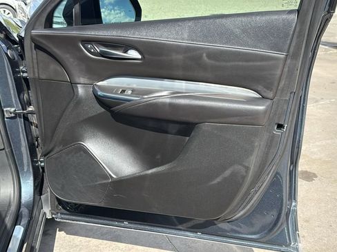 Used 2021 Cadillac XT4 Premium Luxury image 32