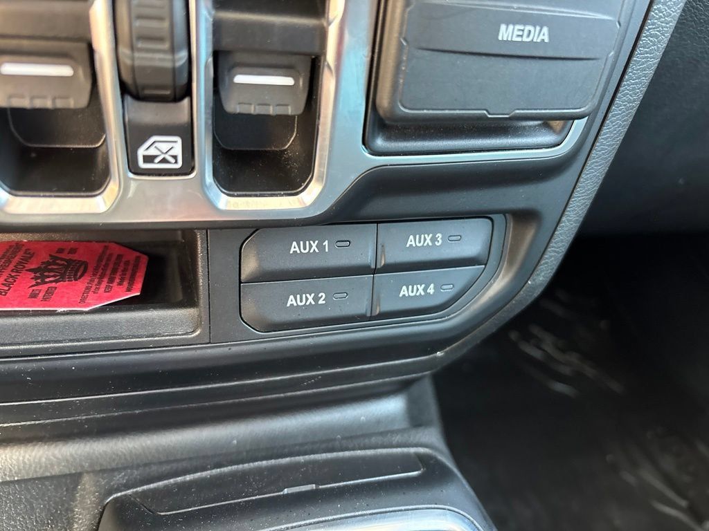 Used 2023 Jeep Wrangler Unlimited AWD/4WD image 43