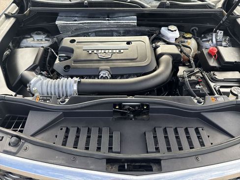 Used 2024 Cadillac XT4 Premium Luxury image 33