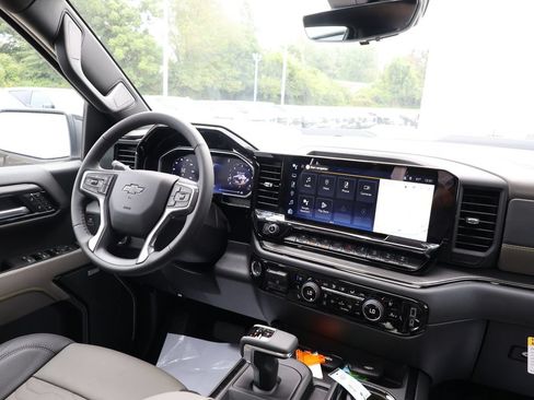 New 2026 Chevrolet Silverado 1500 ZR2 w/ LPO, Dark Essentials Package AWD/4WD image 32