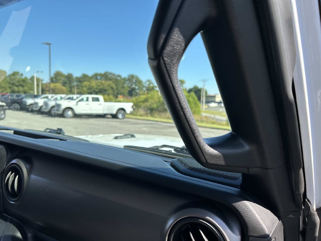Used 2021 Jeep Wrangler Sport AWD/4WD image 23