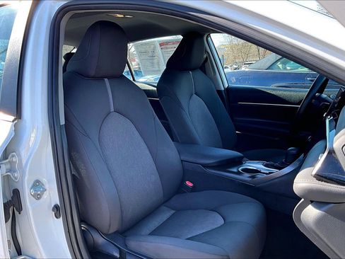 Used 2024 Toyota Camry LE image 7