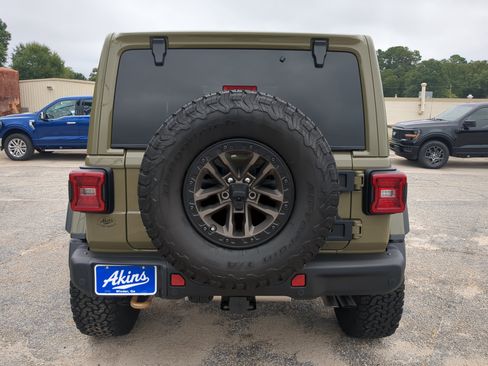 Used 2025 Jeep Wrangler Unlimited Rubicon 392 AWD/4WD image 4