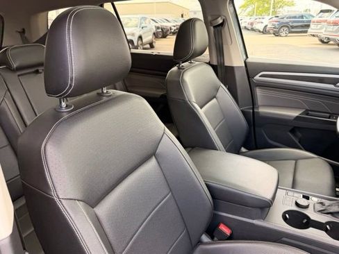 Used 2021 Volkswagen Atlas SE w/ Panoramic Sunroof Package AWD/4WD image 16
