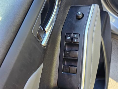 Used 2022 Toyota Highlander XLE image 15