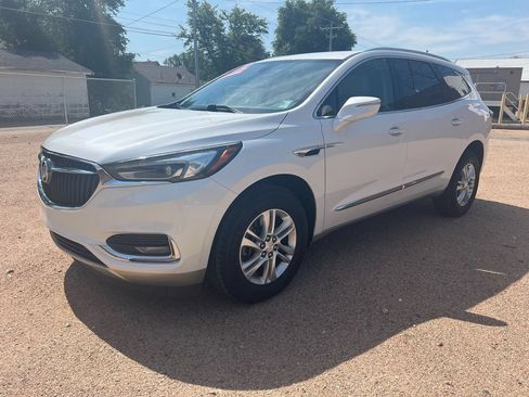 Used 2018 Buick Enclave Essence AWD/4WD image 3