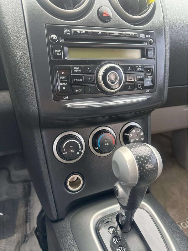 Used 2014 Nissan Rogue S FWD image 14