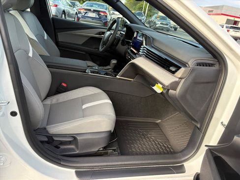 Used 2026 Toyota Camry SE FWD image 15
