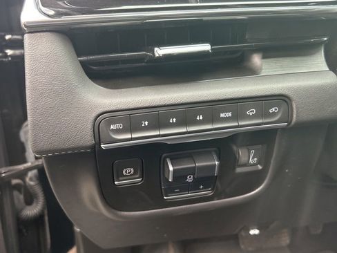 Used 2022 Cadillac Escalade ESV Sport w/ Touring Package image 9