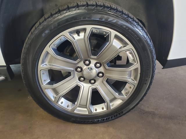 Used 2016 GMC Yukon Denali w/ Open Road Package AWD/4WD image 5