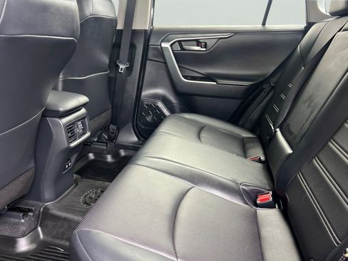 Used 2020 Toyota RAV4 Limited image 6