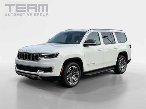 Used 2024 Jeep Wagoneer Series II w/ Flexible Seating Group image 3