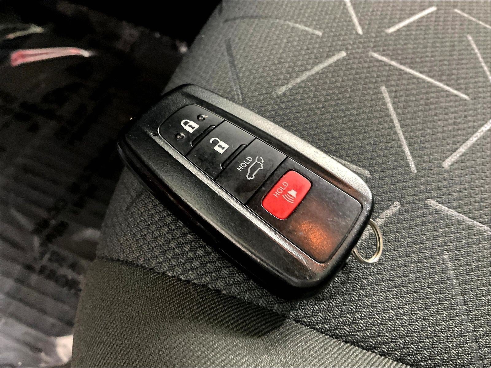 Used 2021 Toyota RAV4 XLE w/ Convenience Package AWD/4WD image 35