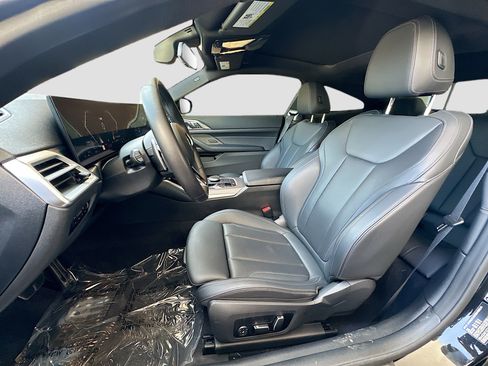 Used 2025 BMW 430i Coupe w/ M Sport Package RWD image 19