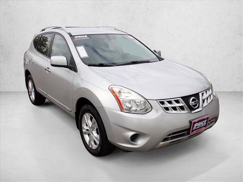 Used 2013 Nissan Rogue SV AWD/4WD image 6