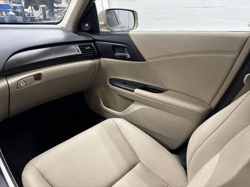 Used 2015 Honda Accord EX-L image 13