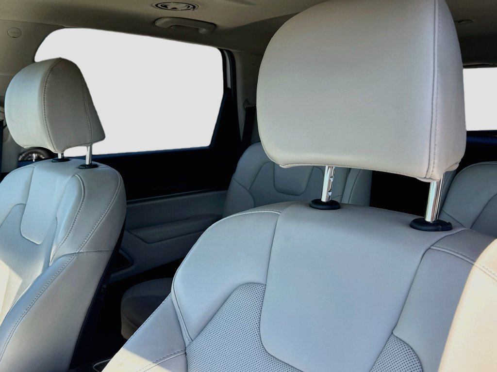 Used 2025 Kia Telluride S FWD image 13