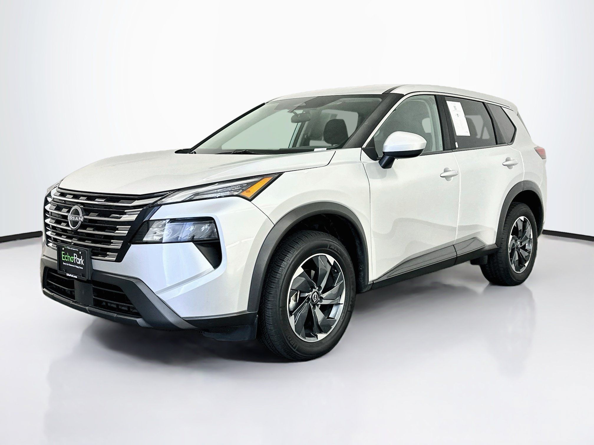 Used 2025 Nissan Rogue SV AWD/4WD image 3