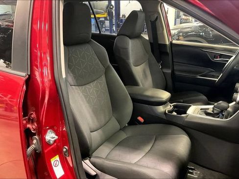 Used 2019 Toyota RAV4 XLE w/ Convenience Package AWD/4WD image 7