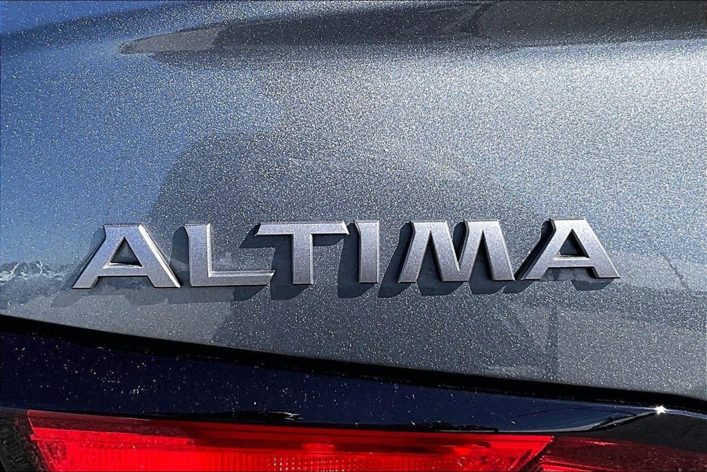 Used 2025 Nissan Altima 2.5 S FWD image 27