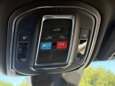 New 2025 Jeep Grand Cherokee L Laredo image 34