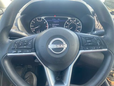 Used 2023 Nissan Altima 2.5 SV FWD image 11