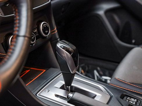 Used 2023 Subaru Crosstrek 2.0i Premium image 24