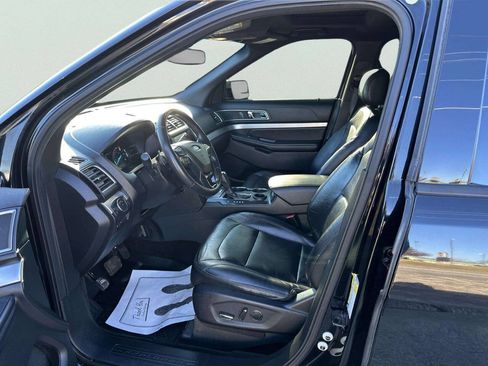 Used 2016 Ford Explorer XLT w/ Equipment Group 202A FWD image 10