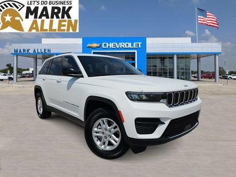 Used 2024 Jeep Grand Cherokee Laredo w/ Luxury Tech Group I AWD/4WD image 1