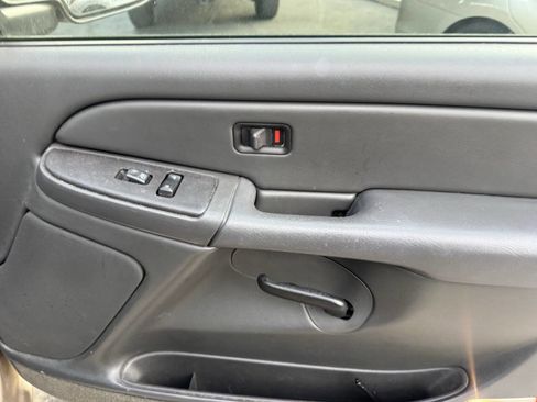 Used 2004 Chevrolet Silverado 1500 LS image 22