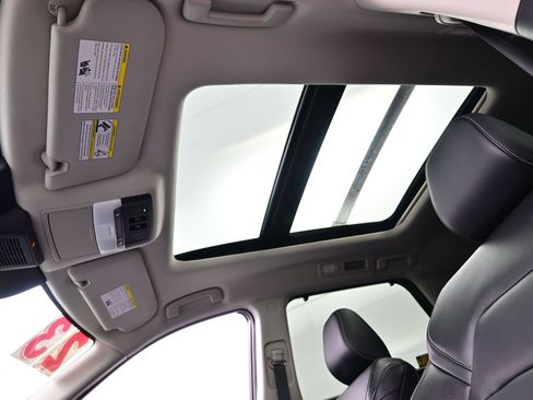 Used 2023 Nissan Pathfinder SL w/ SL Premium Package AWD/4WD image 19