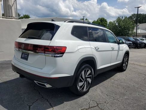 Certified 2025 Volkswagen Atlas SE w/ Panoramic Sunroof Package FWD image 4