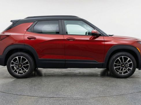 Used 2025 Chevrolet TrailBlazer LT image 11