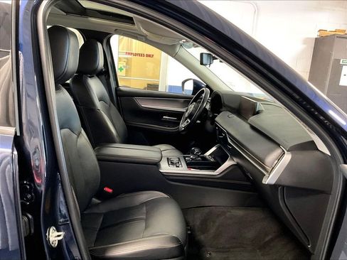 Used 2024 MAZDA CX-90 Plug-In Hybrid w/ Premium Pkg AWD/4WD image 11