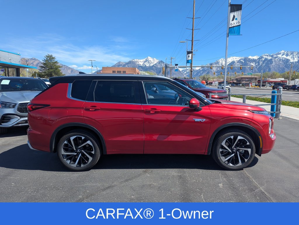 Used 2025 Mitsubishi Outlander 4WD Plug-In Hybrid image 2