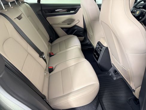 Used 2026 Porsche Macan Electric RWD image 29