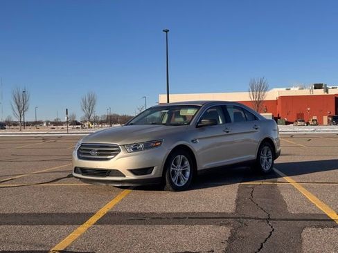 Used 2018 Ford Taurus SE image 31