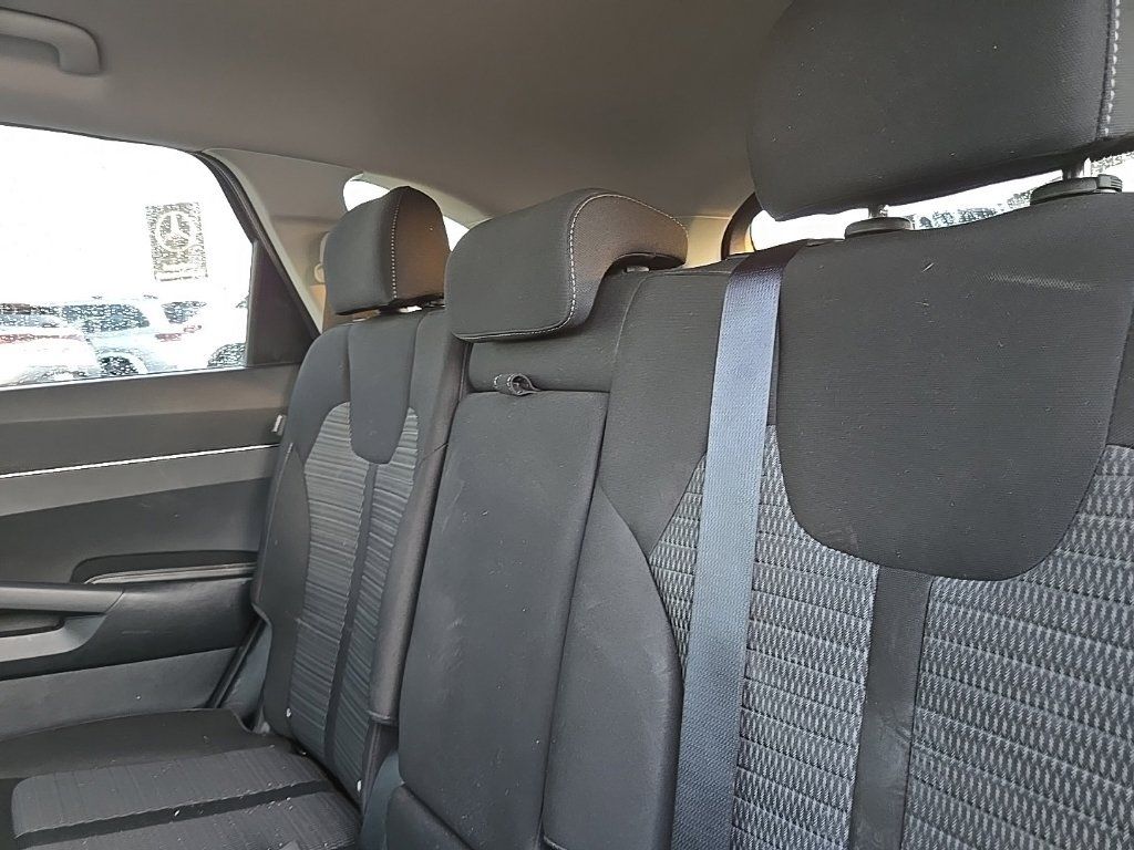 Certified 2024 Kia Sorento LX FWD image 31
