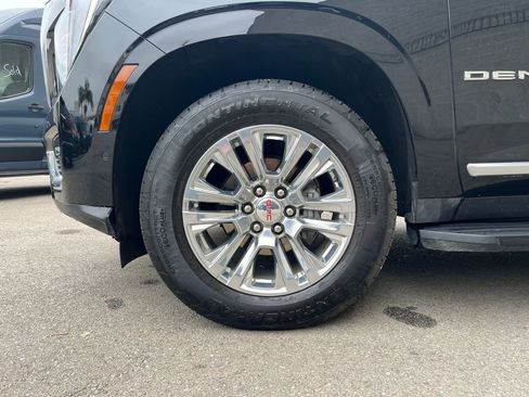 Used 2025 GMC Yukon Denali AWD/4WD image 12