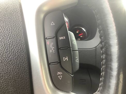 Used 2009 GMC Acadia SLE w/ Preferred Package FWD image 32