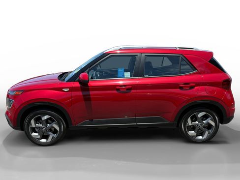 Certified 2022 Hyundai Venue SEL FWD image 2