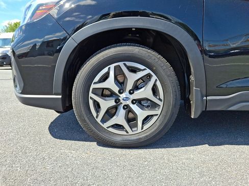 Used 2020 Subaru Forester Premium AWD/4WD image 9