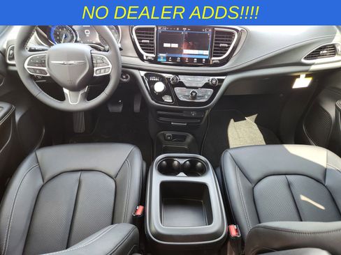 New 2026 Chrysler Pacifica Select image 22