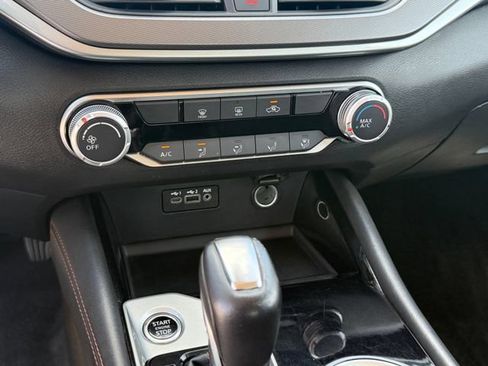 Used 2024 Nissan Altima 2.5 SR FWD image 19