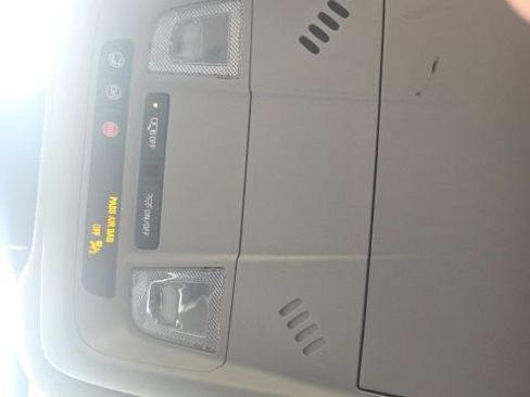 Used 2024 Chevrolet Equinox LT FWD image 29