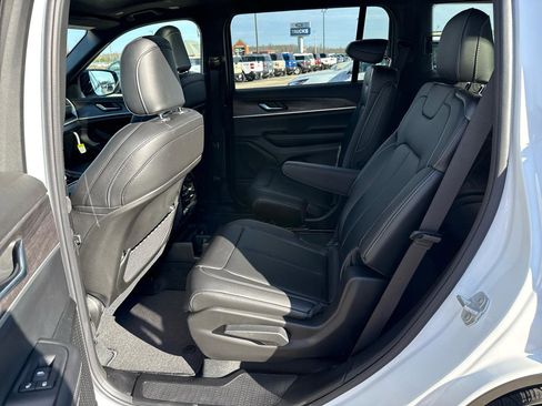 New 2025 Jeep Grand Cherokee L Limited AWD/4WD image 26
